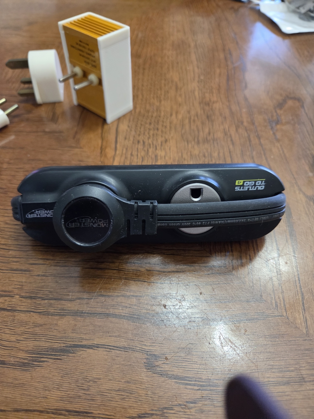 Monster Power Tour 10 Go Compact Power Strip - Black